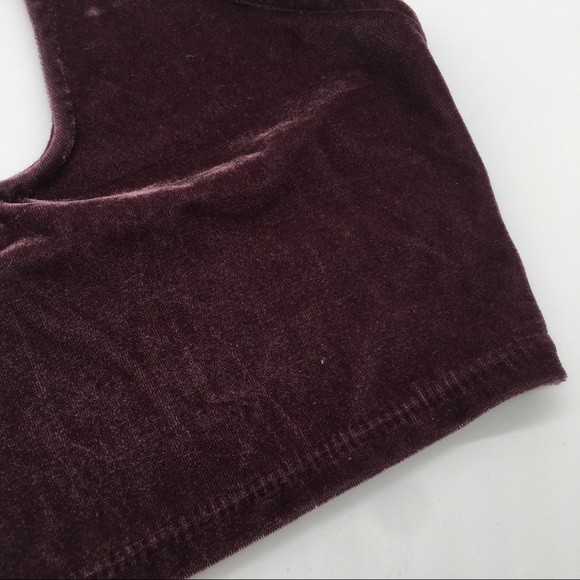 Don’t Ask why AEO crushed velvet crop halter top - Picture 4 of 10